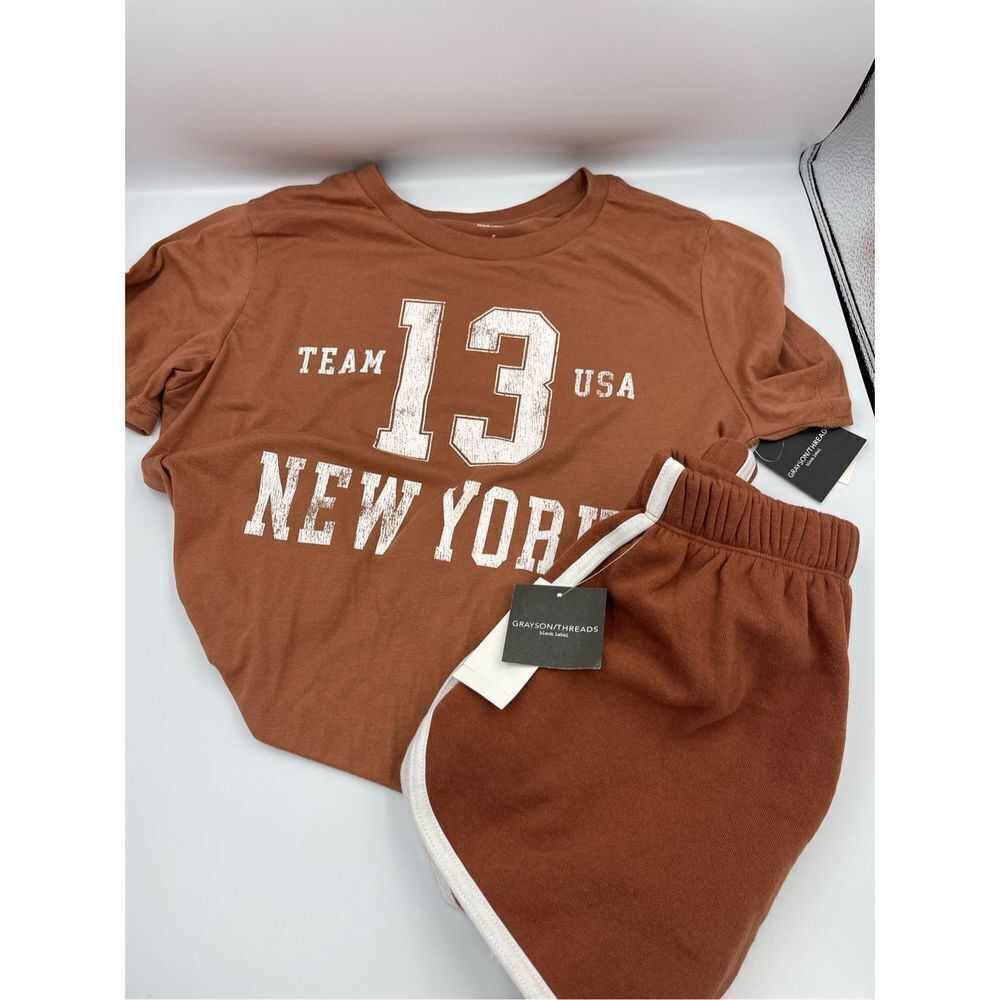 Grayson Threads Shorts & T-Shirt Bundle - Picture 2 of 8